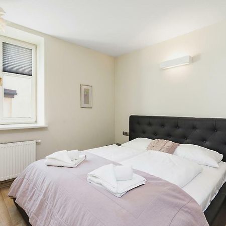 Apartments Cracow Miodowa By Renters Cracovia Esterno foto