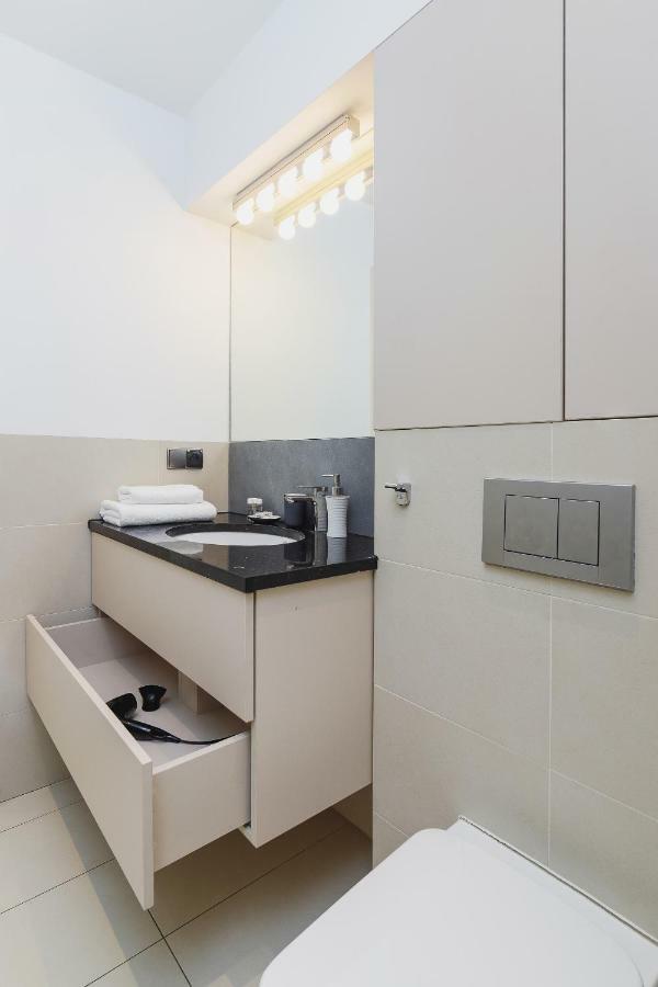 Apartments Cracow Miodowa By Renters Cracovia Esterno foto